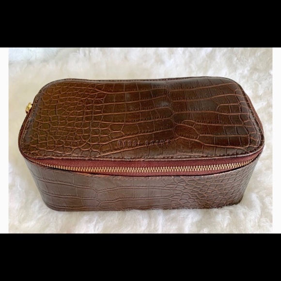 Bobbi Brown Handbags - Bobbi Brown Faux Croc Leather Makeup Case Bobbi Brown Handbags - Bobbi Brown Faux Croc Leather Makeup Case